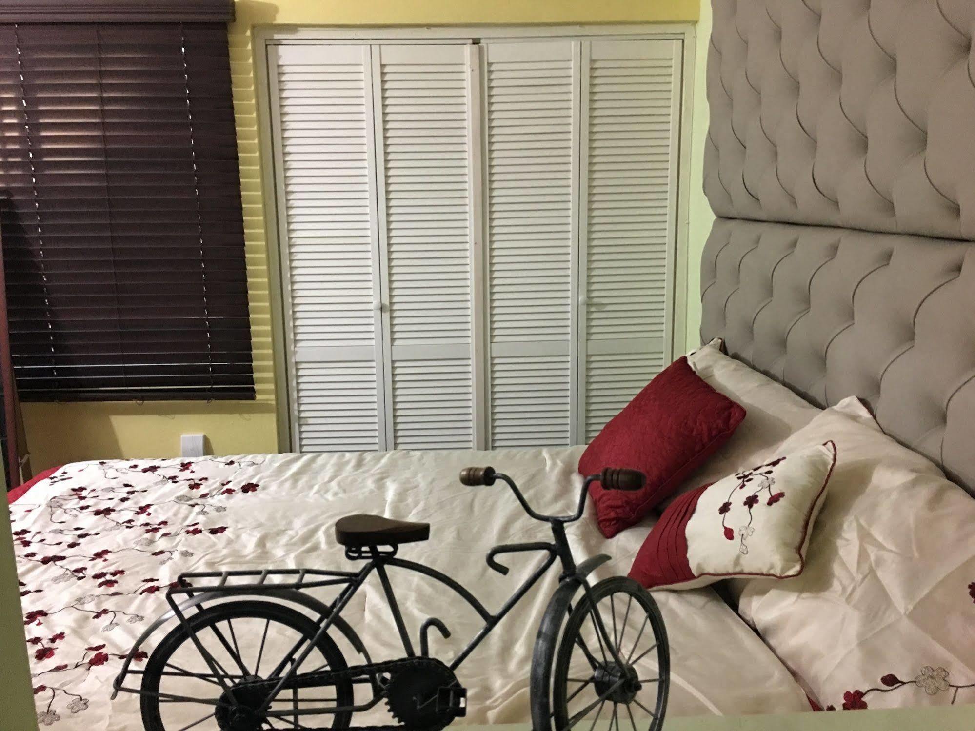 Abacus Jamaica The Zana Suites Kingston Eksteriør bilde